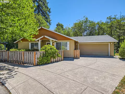 1821 SE Cedar Creek Pl, Gresham, OR 97080