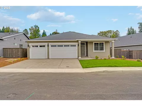 1462 NE Shell Rock Dr, Estacada, OR 97023