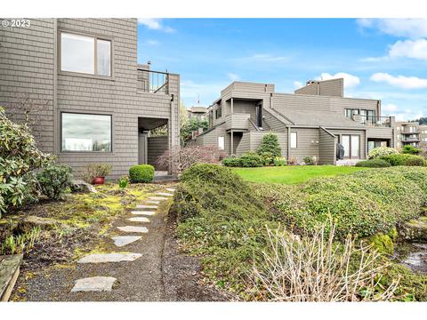 5740 S Riverpoint Ln, Portland, OR 97239