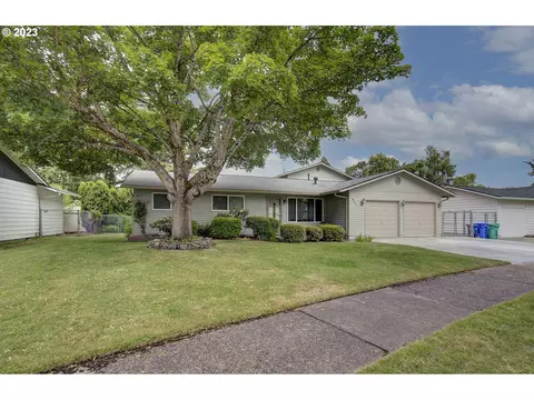 945 SE 224th Ave, Gresham, OR 97030