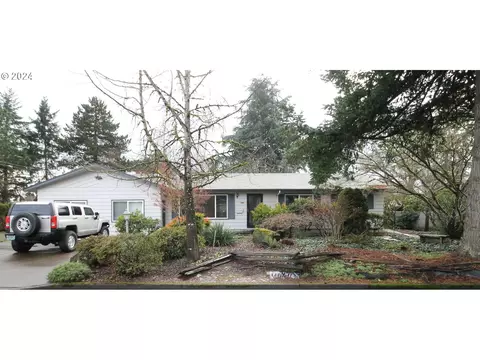 308 E 8th St, Newberg, OR 97132