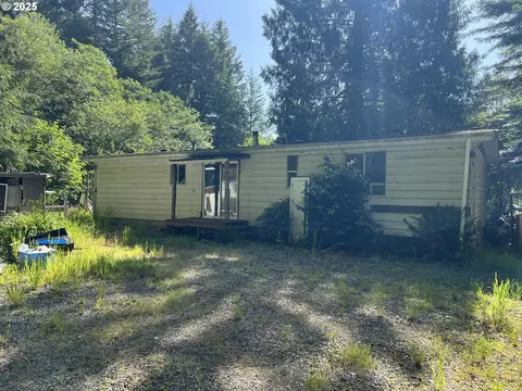 95007 N Way Ln, North Bend, OR 97459