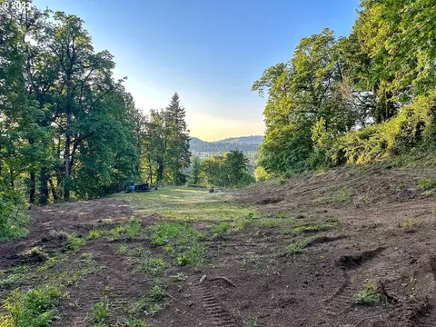 14747 S Burkstrom Rd, Oregon City, OR 97045