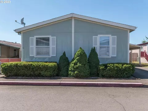 1949 SE Palmquist Rd #81, Gresham, OR 97080