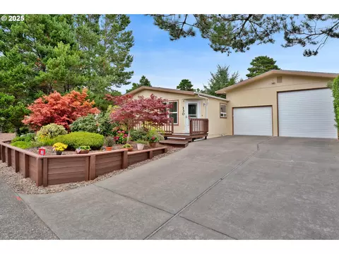 130 Evergreen Ln, Florence, OR 97439