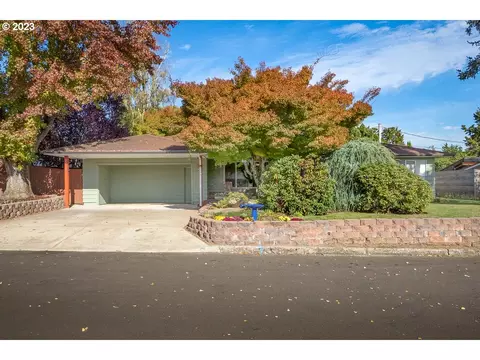 2735 16th Ave, Forest Grove, OR 97116