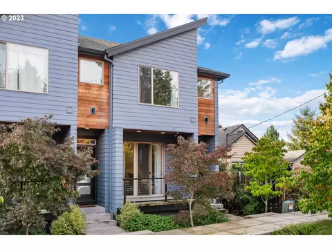 1818 SW Iowa St #1, Portland, OR 97239