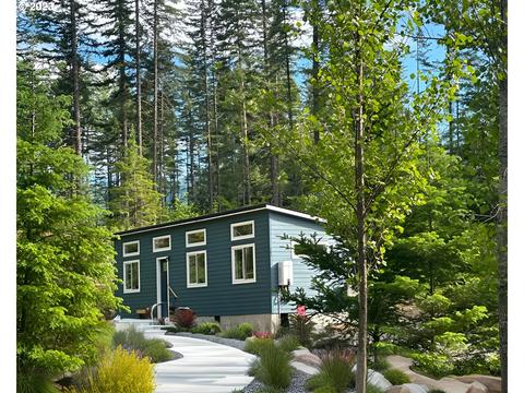 181 Edgewater Dr, Carson, WA 98610