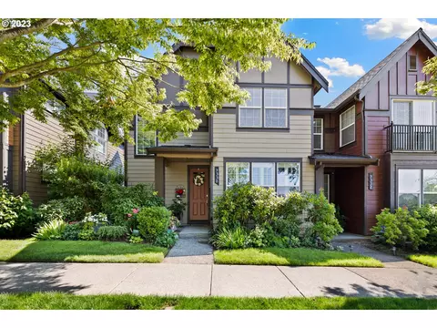 7338 NE Cherry Dr, Hillsboro, OR 97124