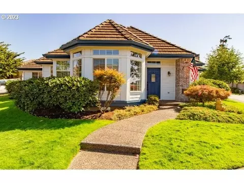 1810 Lake Shore Dr, Eugene, OR 97408