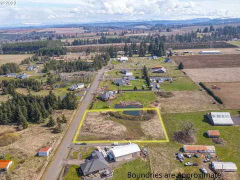 15992 Stormy Dr, Silverton, OR 97381