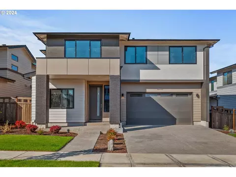 16403 SE Silver Creek Falls Dr, Happy Valley, OR 97086