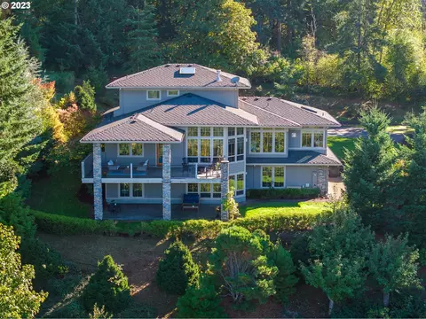 15325 S Burkstrom Rd, Oregon City, OR 97045