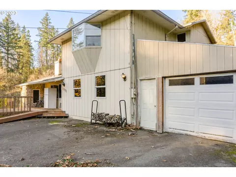 15793 S Neibur Rd, Oregon City, OR 97045