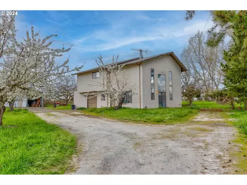 4631 SE Riverside Loop, Mcminnville, OR 97128