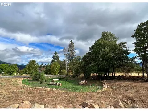 1105 Barone Ln, Hood River, OR 97031