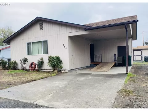 255 NE Third St, Irrigon, OR 97844