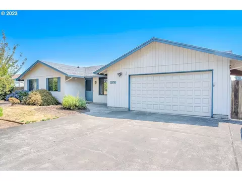 52950 NW Cliff Dr, Scappoose, OR 97056