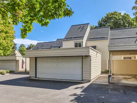 361 NE Village Squire Ave #8, Gresham, OR 97030