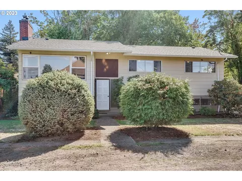 8820 SE Market St, Portland, OR 97216