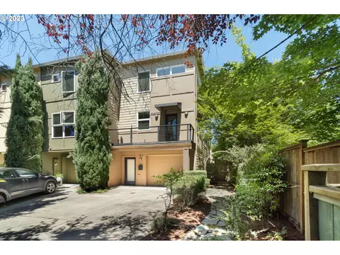 2853 SE Schiller St, Portland, OR 97202