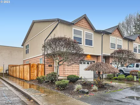 776 NE 9th St, Gresham, OR 97030