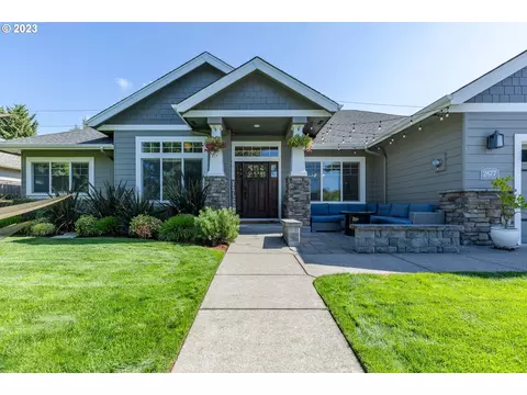 2677 Valley Forge Dr, Eugene, OR 97408