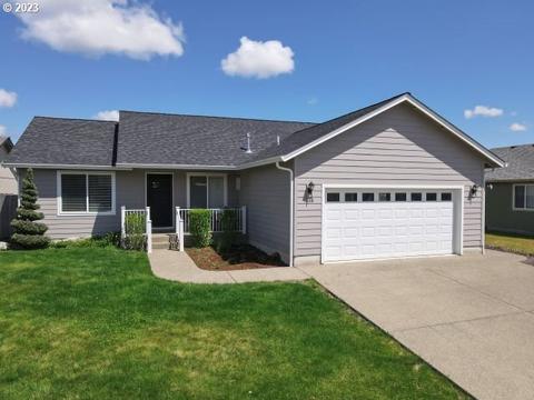 168 Collins Rd, Winston, OR 97496