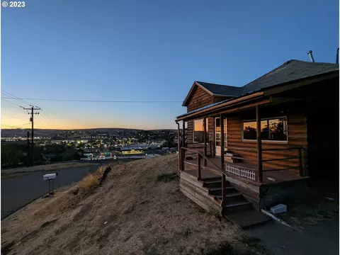 516 SW 20th St, Pendleton, OR 97801