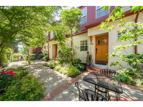 526 2nd St #20, Lake Oswego, OR 97034