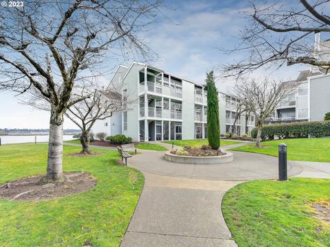 133 N Hayden Bay Dr #BLDF, Portland, OR 97217