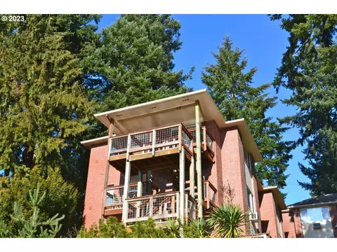 248 Ridgeway Rd, Lake Oswego, OR 97034