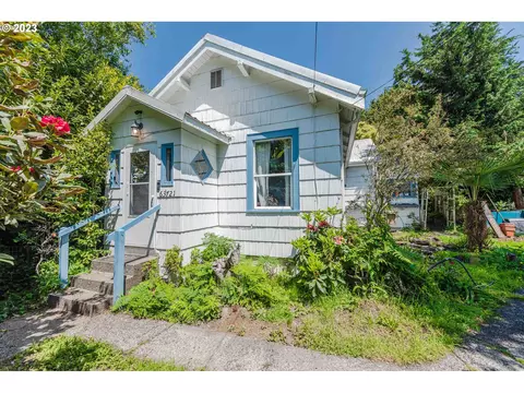 63721 Harriet Rd, Coos Bay, OR 97420