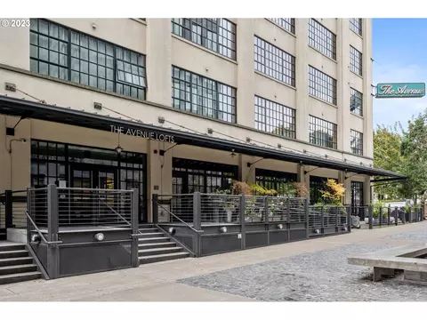 1400 NW Irving St #303, Portland, OR 97209
