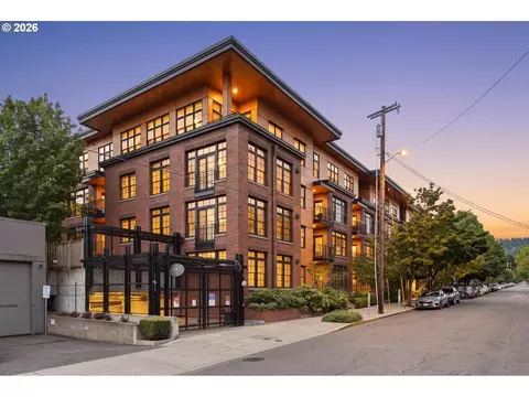 2350 NW Savier St #B214, Portland, OR 97210