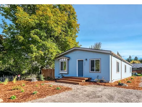 2777 Riverview St, Eugene, OR 97403