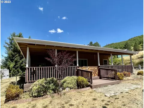 1124 Mason St, Myrtle Creek, OR 97457