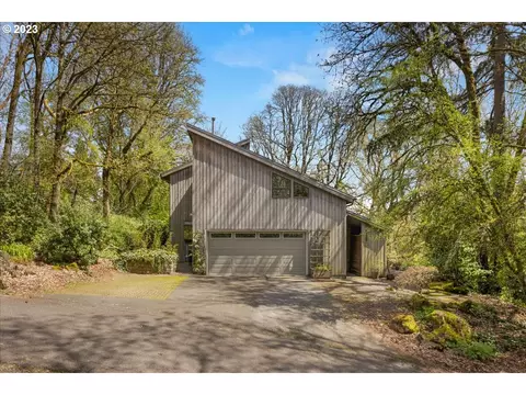 13607 SW Fielding Rd, Lake Oswego, OR 97034