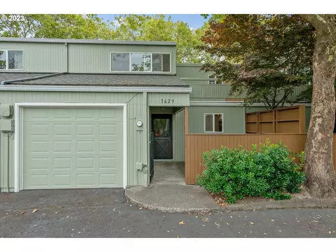 1629 NW Rolling Hill Dr, Beaverton, OR 97006