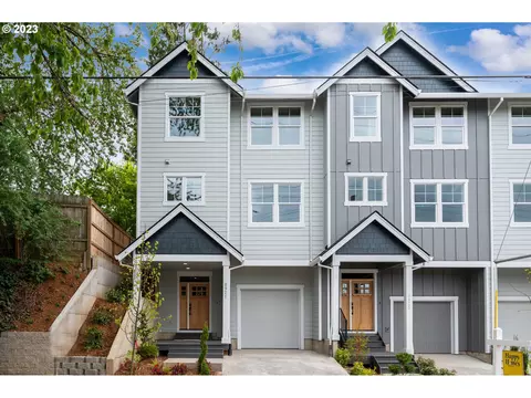 8921 N Peninsular Ave, Portland, OR 97217