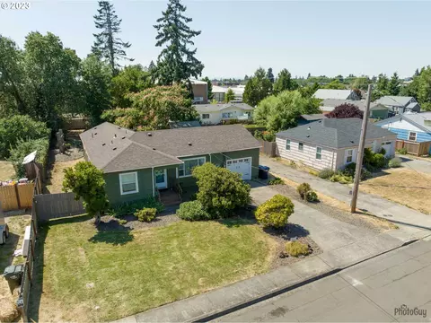 934 25th St, Springfield, OR 97477