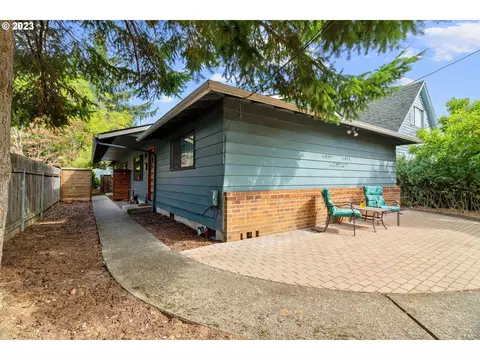 6809 SE Woodstock Blvd, Portland, OR 97206