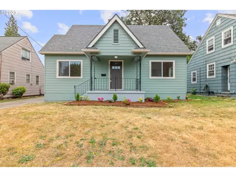 434 NE Holland St, Portland, OR 97211