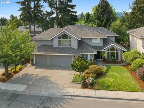 13715 SW Hiteon Dr, Beaverton, OR 97008