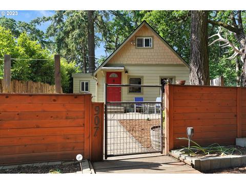 907 Kingwood Dr NW, Salem, OR 97304