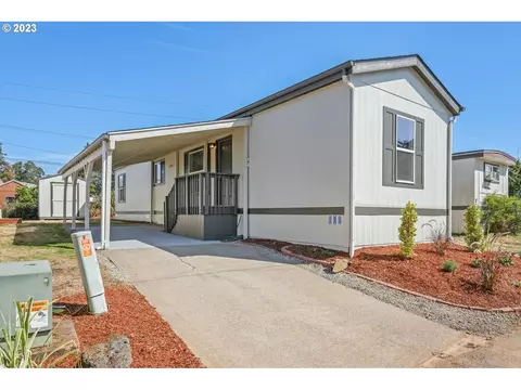 18780 Central Point Rd #E, Oregon City, OR 97045