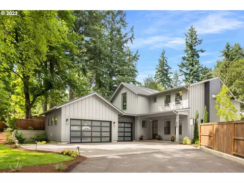 4247 Lords Ln, Lake Oswego, OR 97035