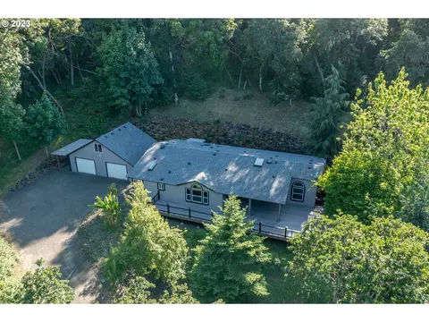 6400 Garden Valley Rd, Roseburg, OR 97471