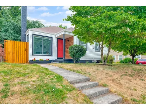 5253 N Bowdoin St, Portland, OR 97203