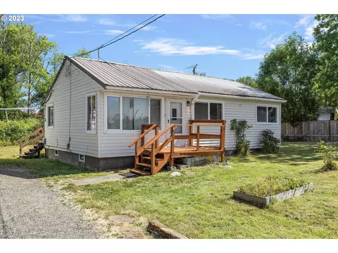 17981 SE Hemrich Rd, Damascus, OR 97089